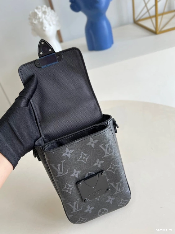 WIS WEARABLE VERTICAL WALLET LOUIS S-LOCK VUITTON 0923